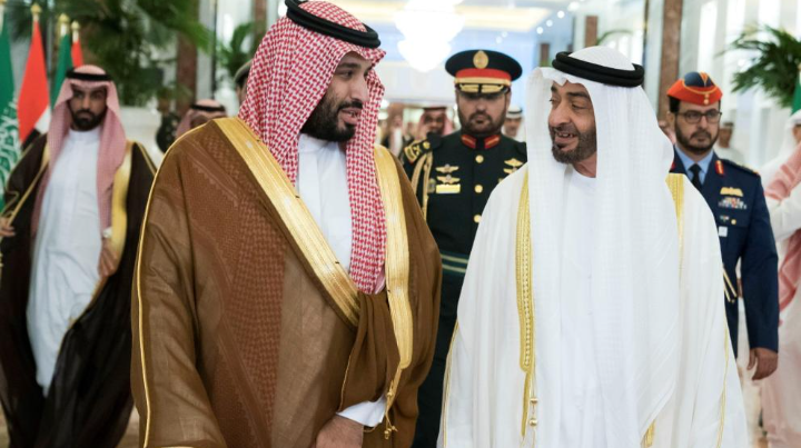 Photo of أول اتصال بين “بن سلمان” و”بن زايد” بعد انتخابه رئيساً