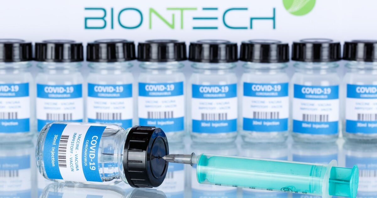 FDA توافق على لقاحات كوفيد المحدثة لموسم 2026-2027 - صورة مميزة صورة مميزة: FDA توافق على لقاحات كوفيد المحدثة لموسم 2026-2027