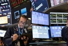 الأسواق العالمية تتباين بين صعود تكنولوجيا وهواجس النفط والفائدة