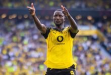 دورتموند يبدأ البوندسليغا بالفوز 2-0 على هامبورغ