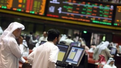 بورصات الخليج تحت الضغط والنفط يتراجع 2.5%.. الأسواق تترقب واشنطن وطهران