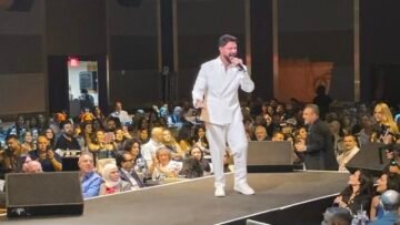 كريم نور يحيي حفلًا ناجحًا في سان دييغو بقاعة أوك في فييخاس