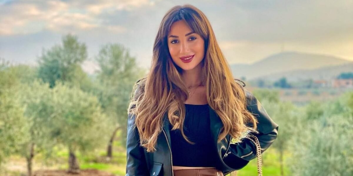 بإطلالات متنوعة… عارضة الأزياء جوانا مسعد تخطو بثبات في عالم التسويق الإلكتروني